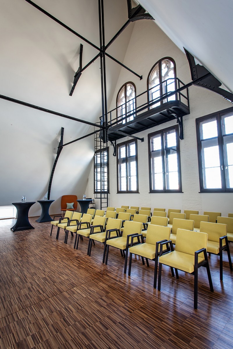 Tafelrond - The Fourth