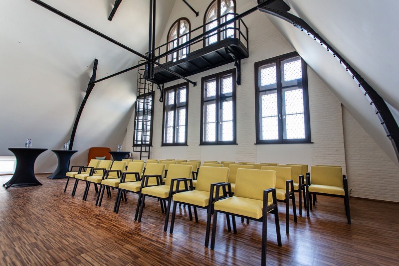 Tafelrond - The Fourth