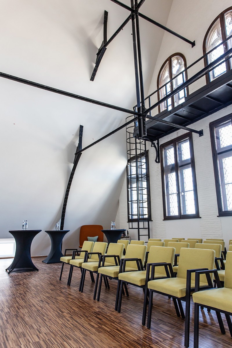 Tafelrond - The Fourth