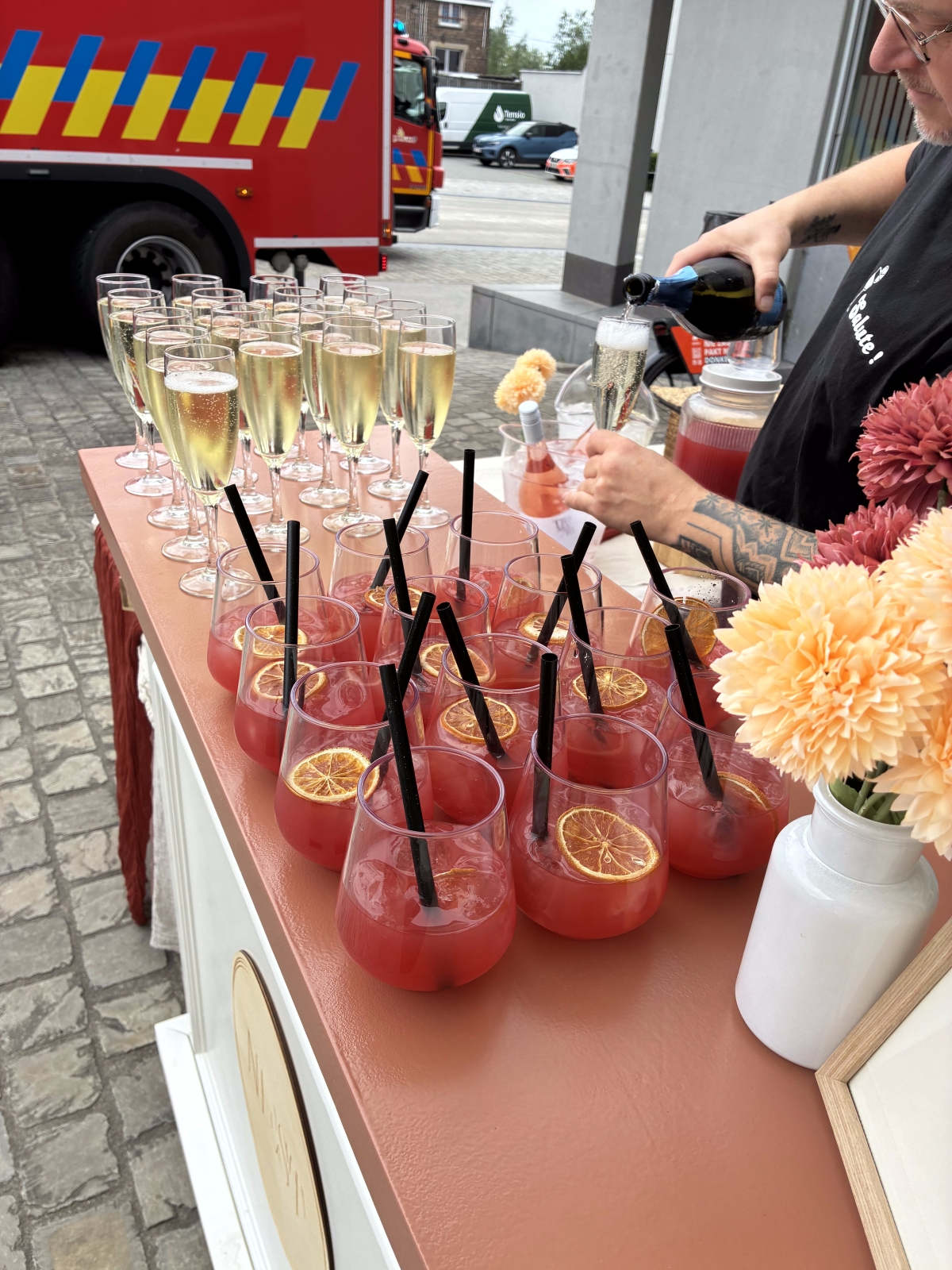 NEST - Bar on Wheels
