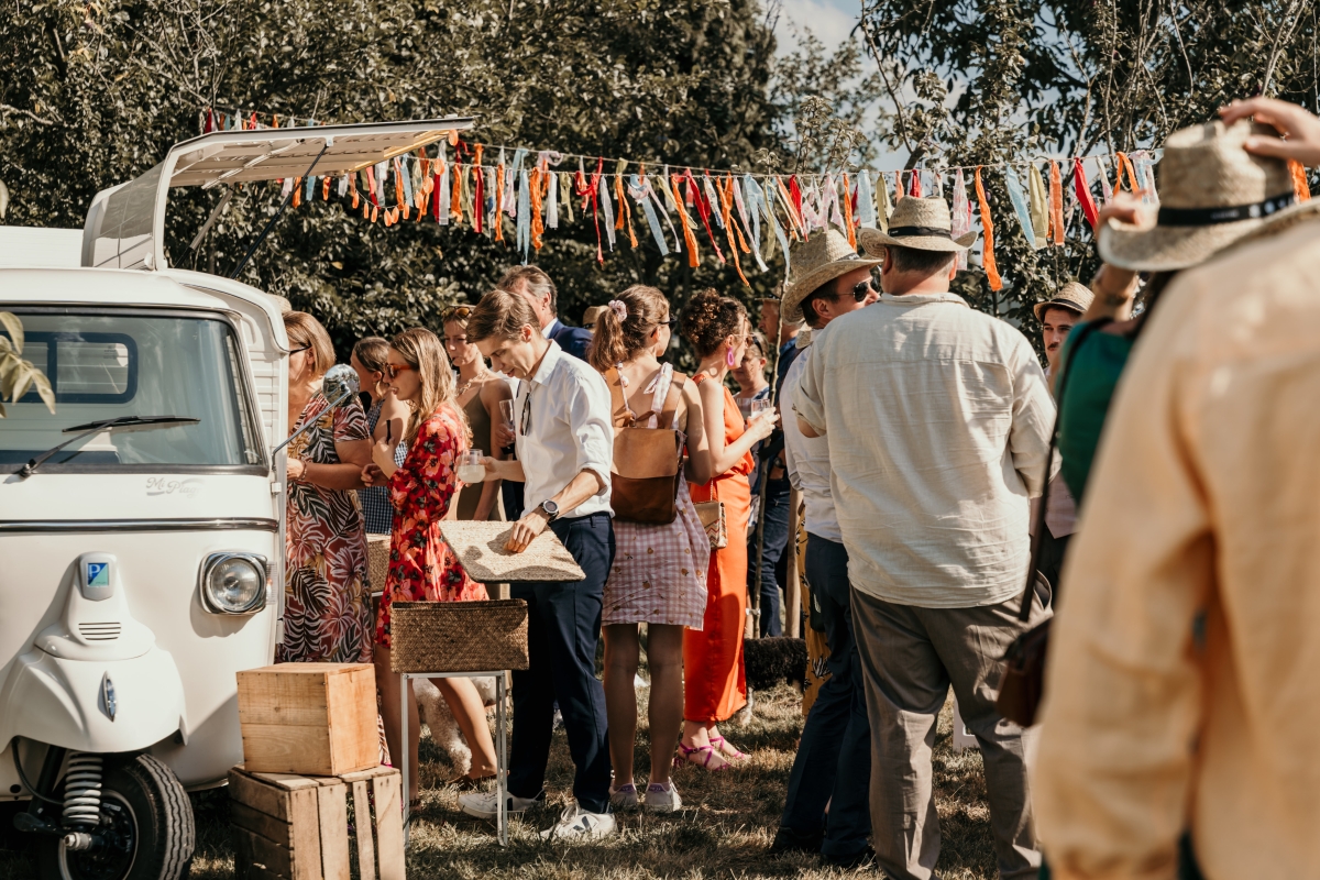 NEST - Bar on Wheels