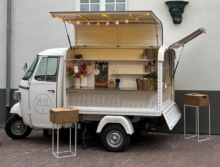 NEST - Bar on Wheels