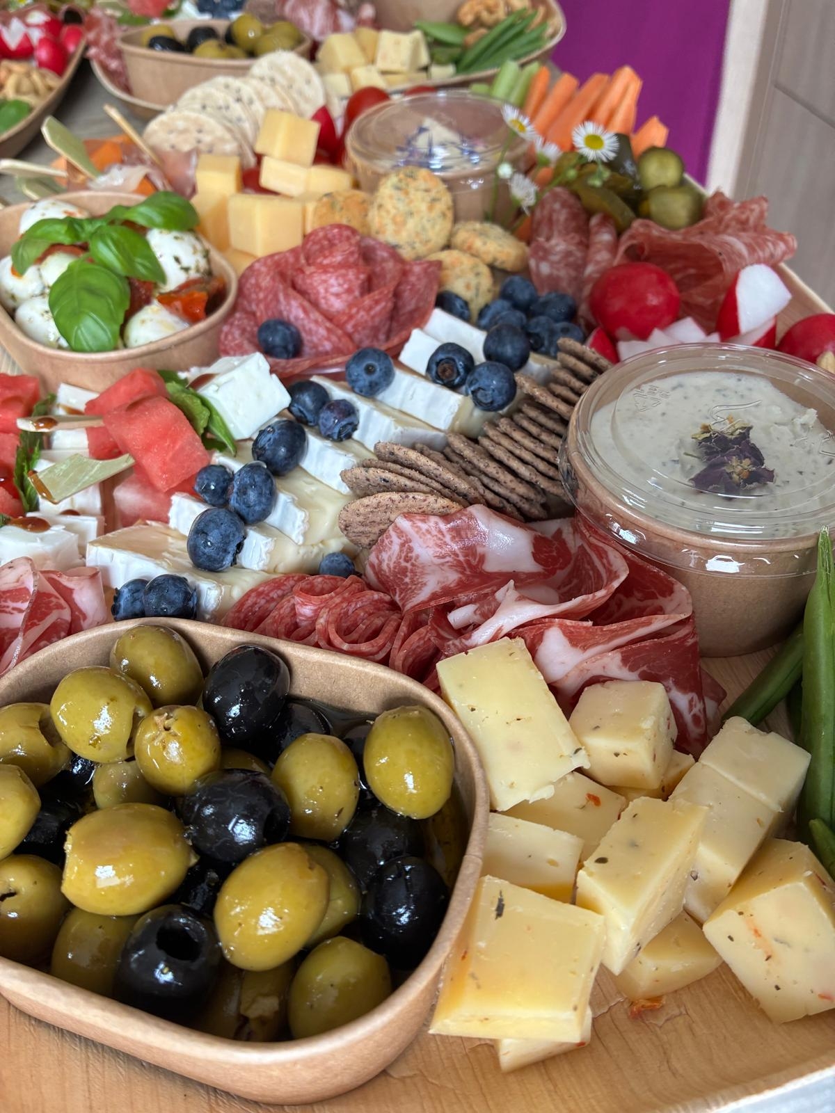 NEST - Bar on Wheels