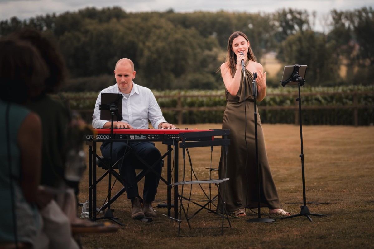 Charlotte Canoot Live Music