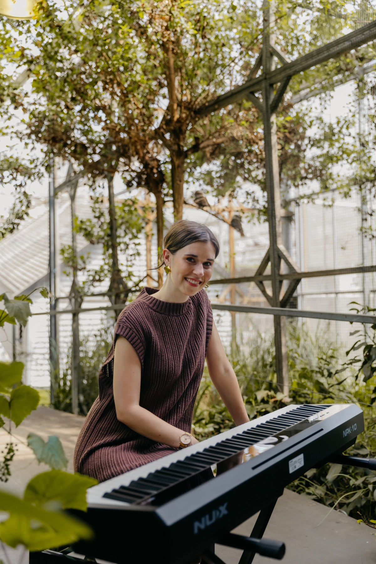 Charlotte Canoot Live Music