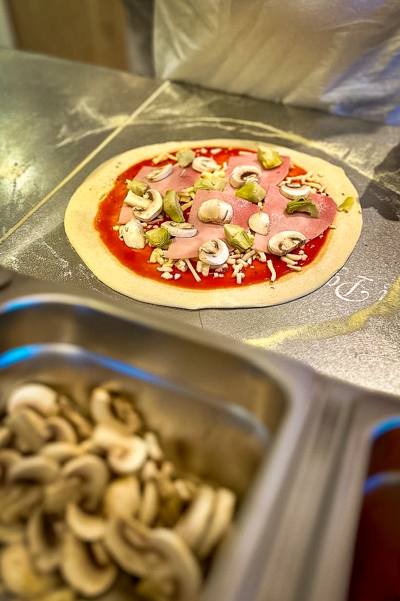 Goditi - Backyard Dining