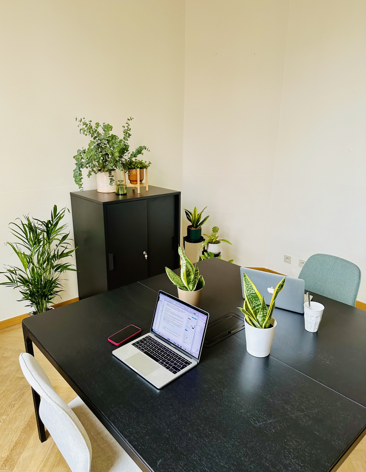 Out Of Office Mechelen