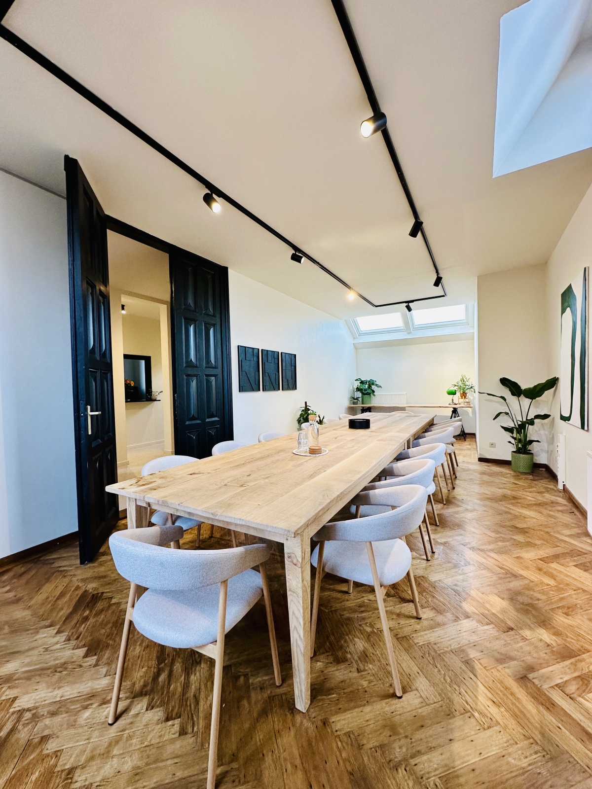 Out Of Office Mechelen