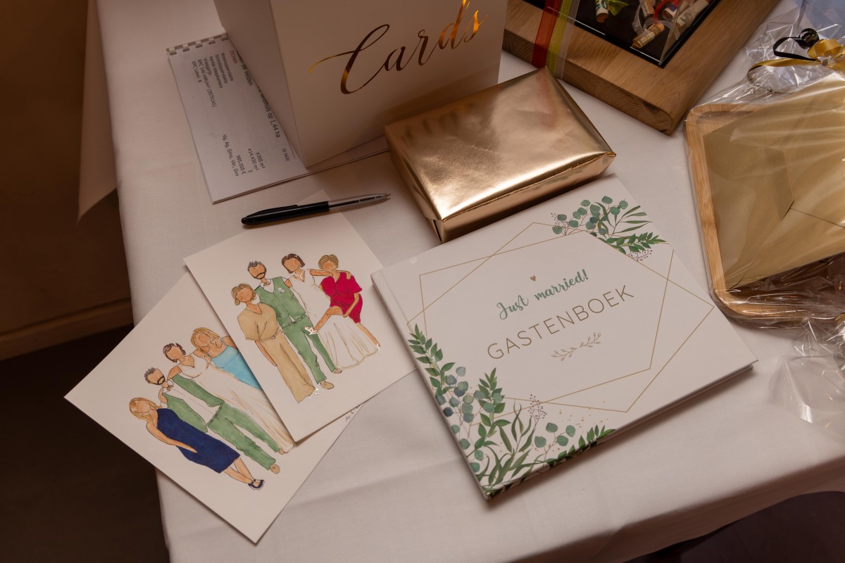 Emerald and Poppy Live illustraties