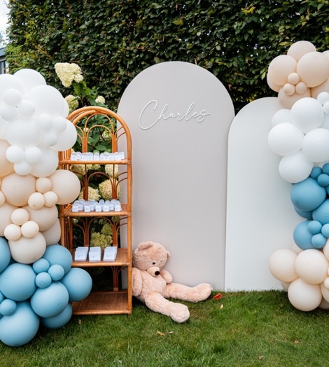 Babyborrel met doopsuiker en ballonnen