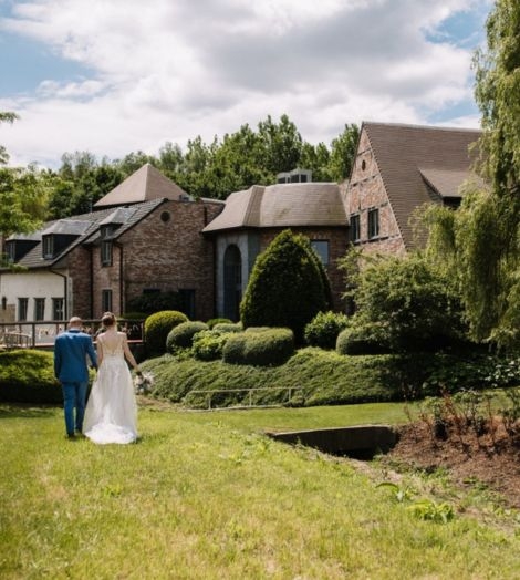 De Mooie Molen koppel in tuin wandeling
