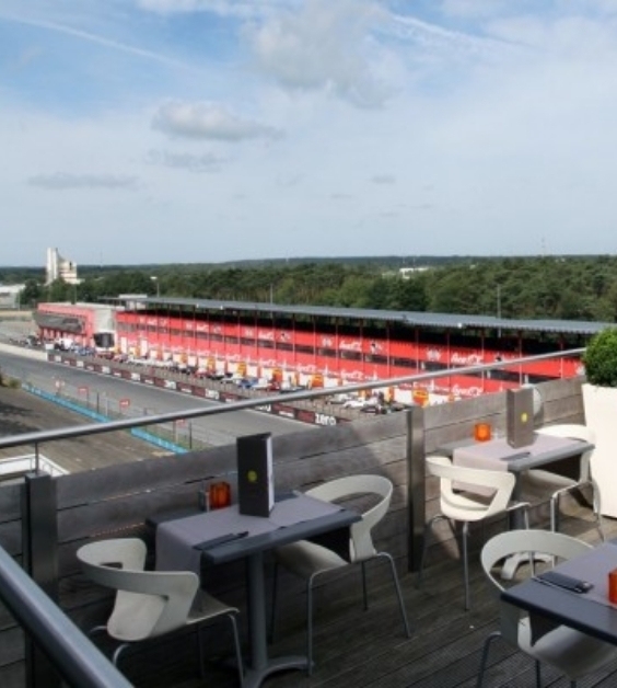 De Pits uitzicht op het circuit Zolder