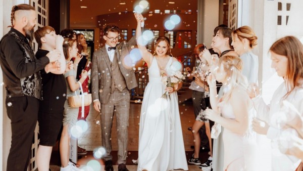 Wat Kost Een Trouwfeest? De Cijfers - Update 2024 | Salino