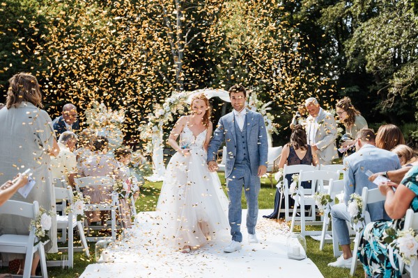 Hoe steek je een mooie huwelijksceremonie in elkaar? Structuur en 6 onmisbare tips