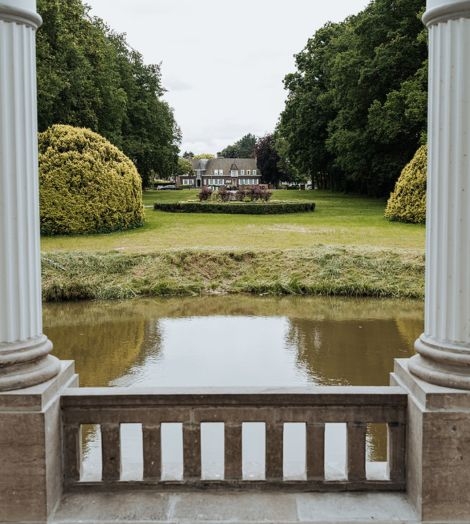 Kasteel Blauwhuis uitzicht op het meer