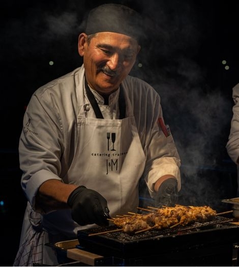 Kok met satés van J&M Catering