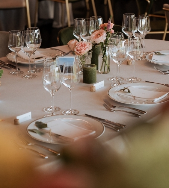 Tafelsetting kaartjes en decoratie