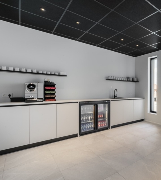 Uitgeruste keuken vergaderlocatie Tripoint